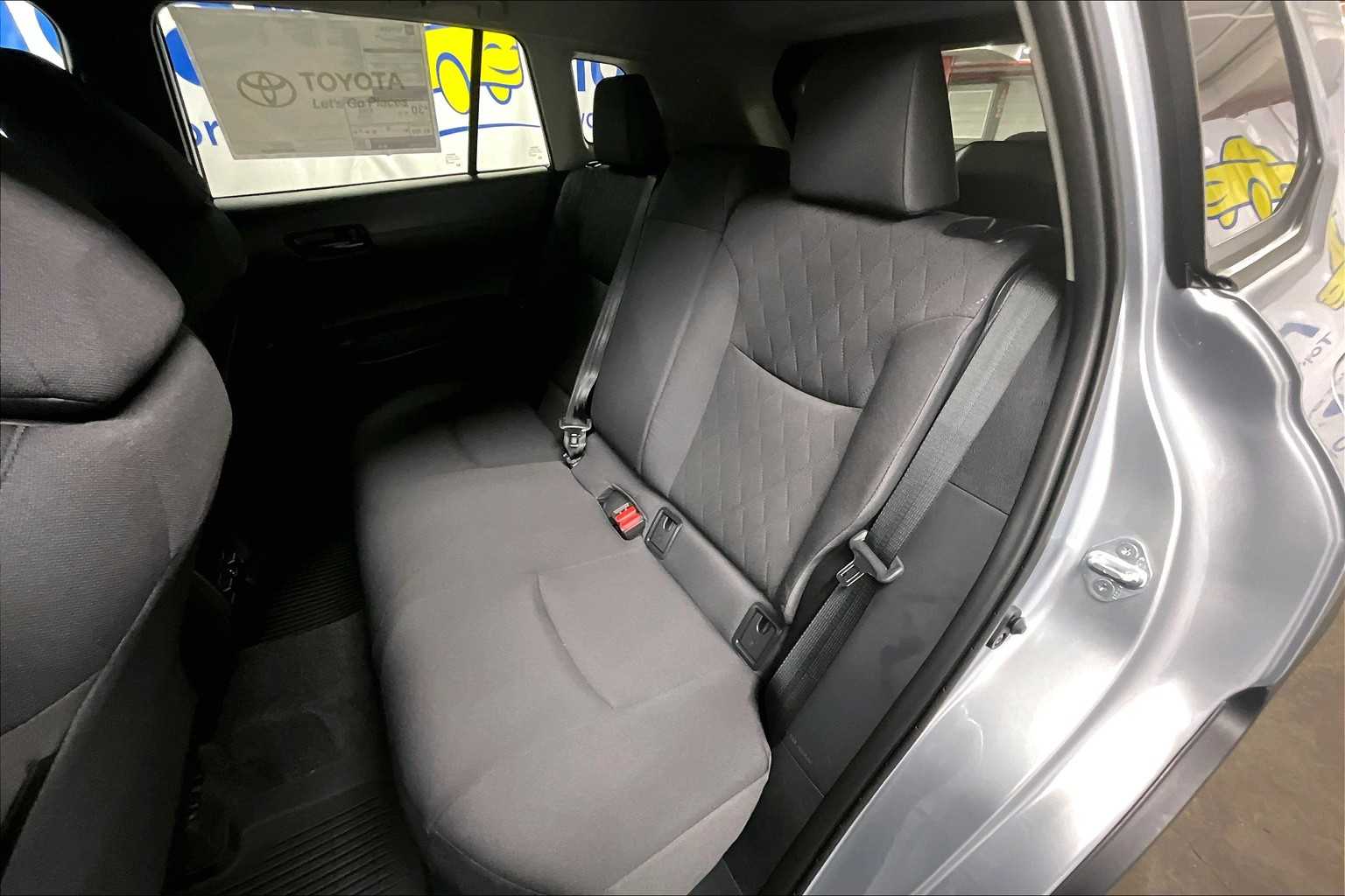 2025 Toyota Corolla Cross LE - Photo 15