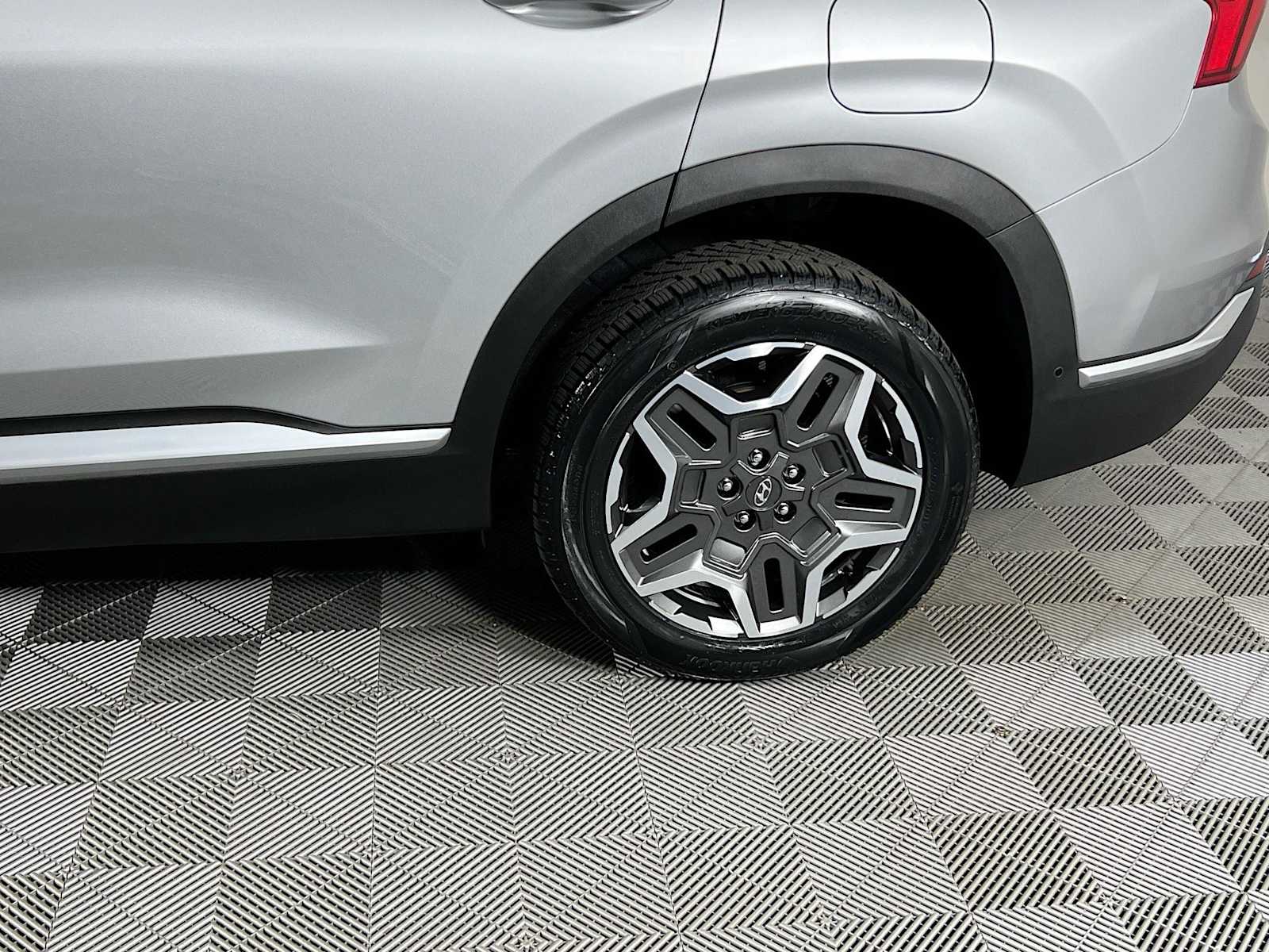 2022 Hyundai Santa Fe Limited - Photo 32