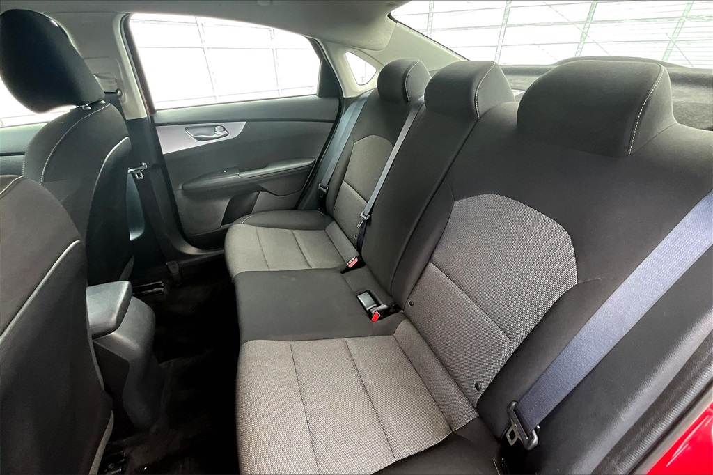 2022 Kia Forte LXS - Photo 15