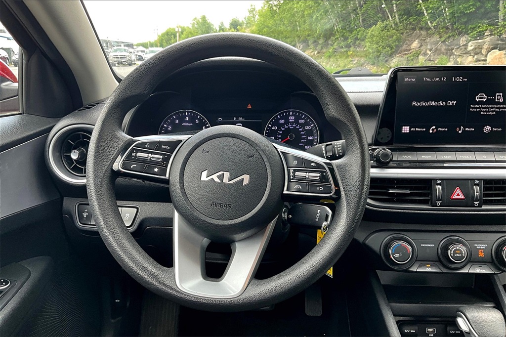 2022 Kia Forte LXS - Photo 17