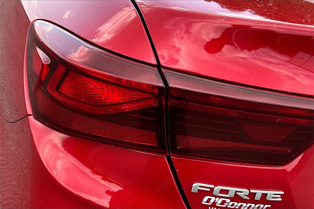 2022 Kia Forte LXS - Photo 31