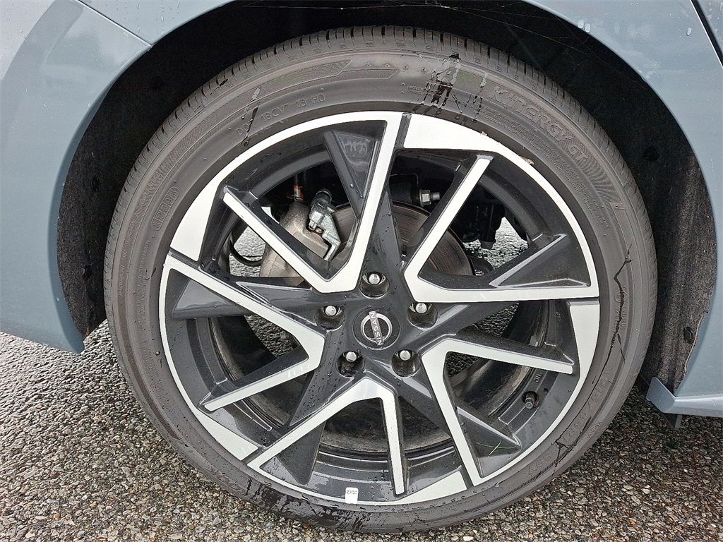 2025 Nissan Sentra SR - Photo 5