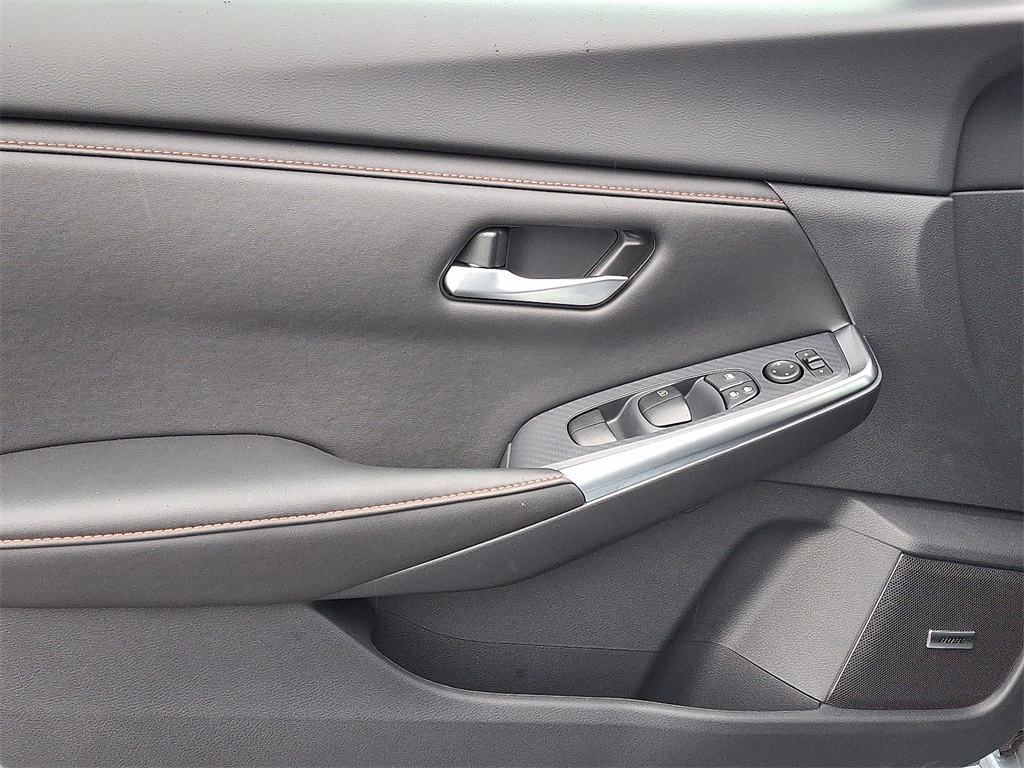 2025 Nissan Sentra SR - Photo 8
