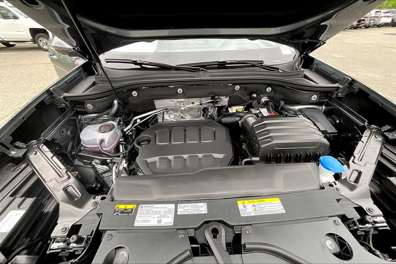 2025 Volkswagen Atlas Cross Sport 2.0T SEL Premium R-Line - Photo 16