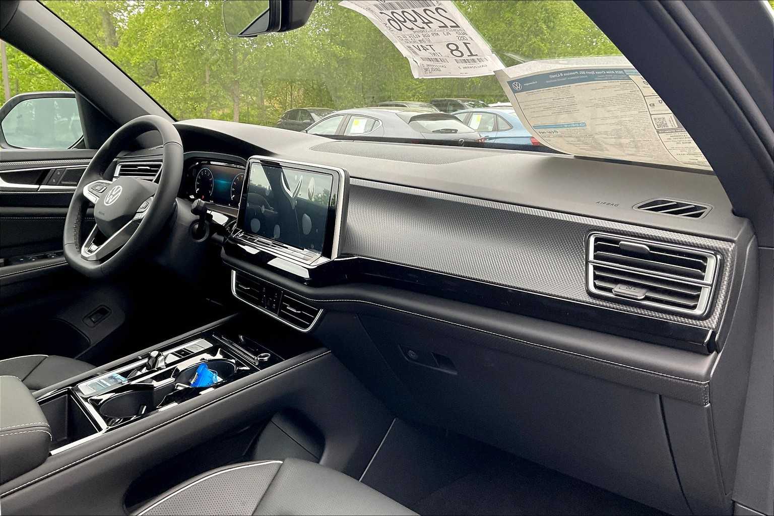 2025 Volkswagen Atlas Cross Sport 2.0T SEL Premium R-Line - Photo 10