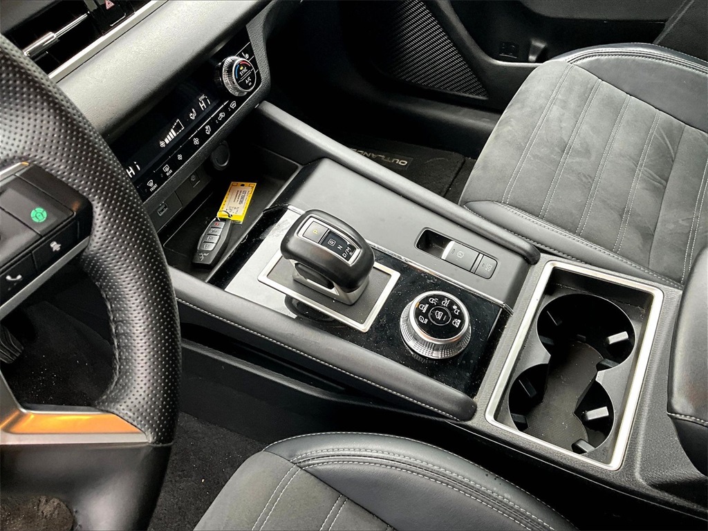 2024 Mitsubishi Outlander SE - Photo 21