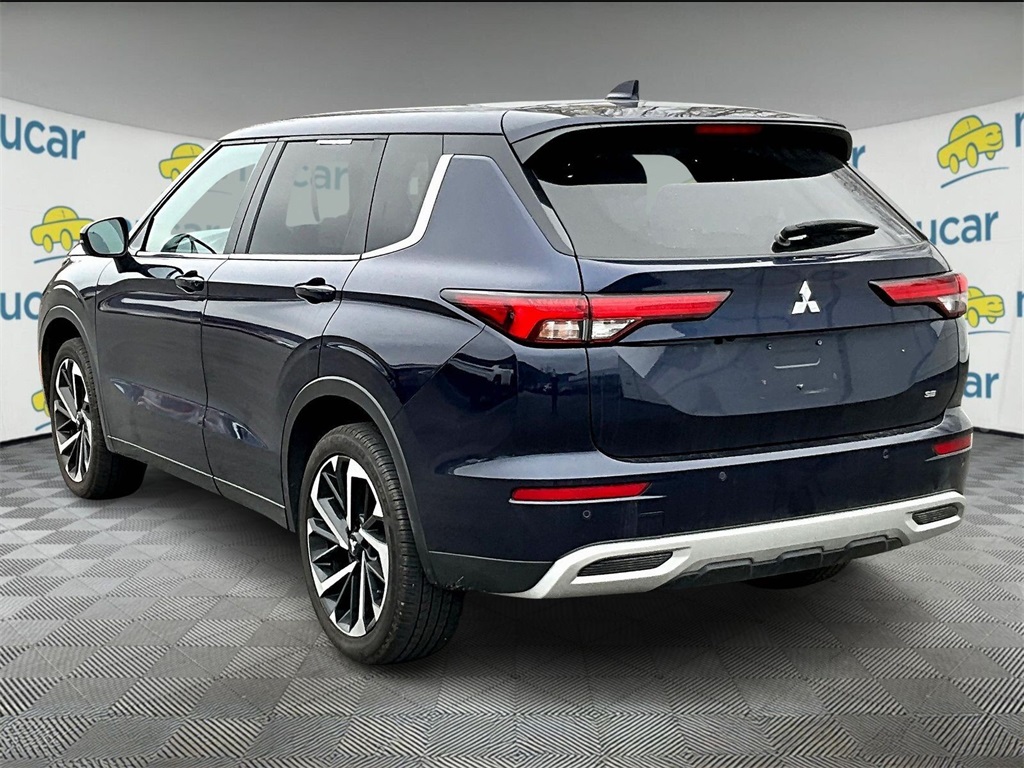 2024 Mitsubishi Outlander SE - Photo 4