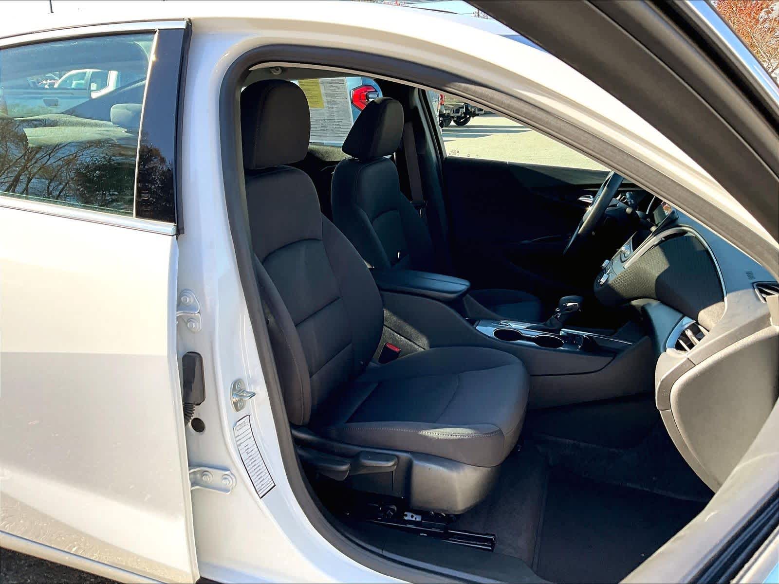 2024 Chevrolet Malibu LT - Photo 11