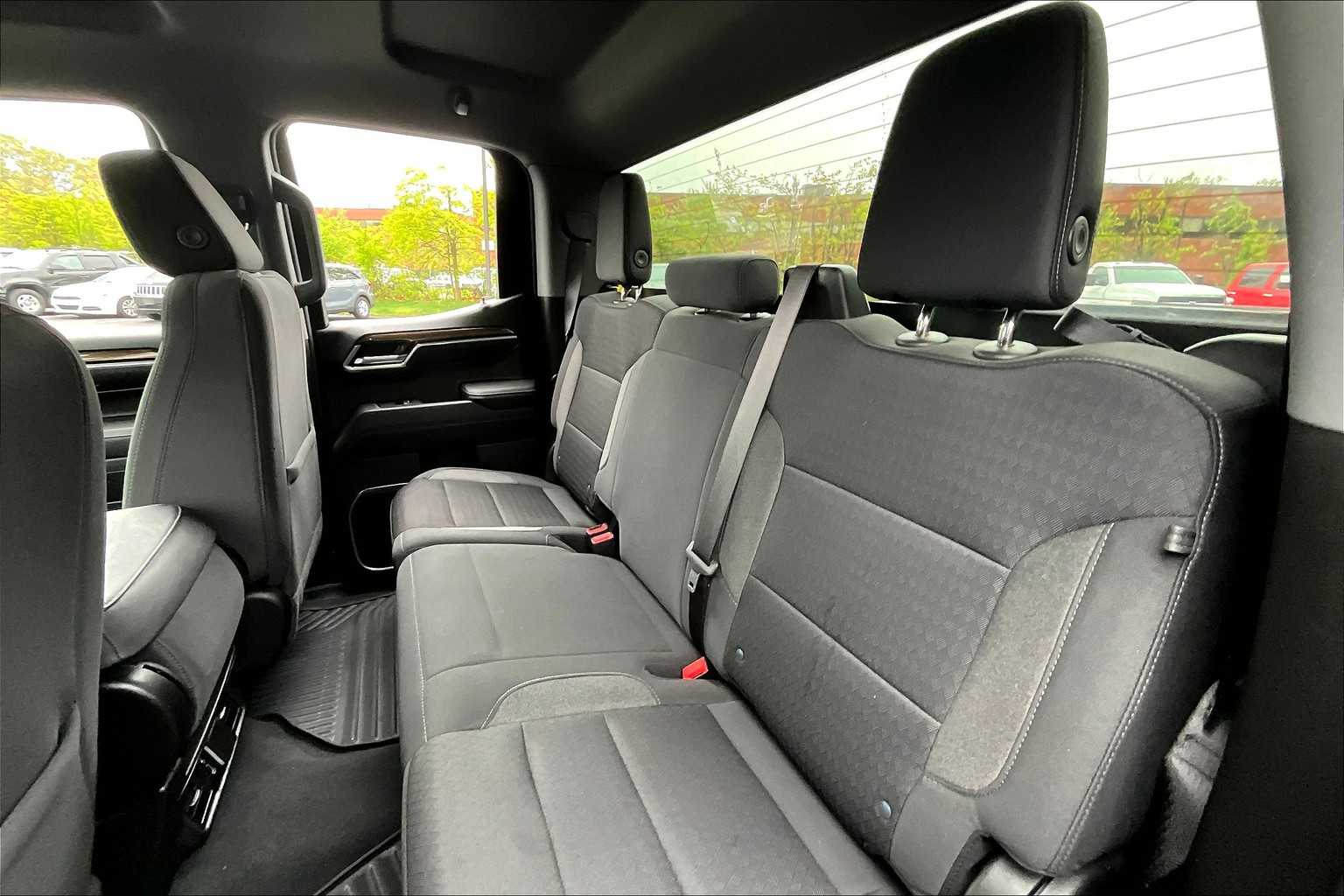 2022 Chevrolet Silverado 1500 LT - Photo 14