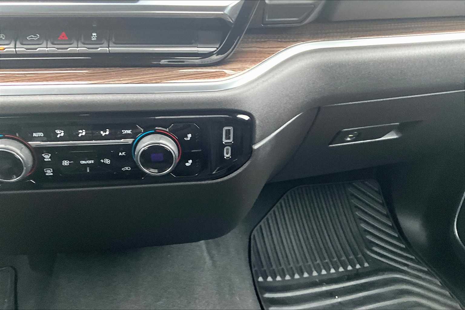 2022 Chevrolet Silverado 1500 LT - Photo 27