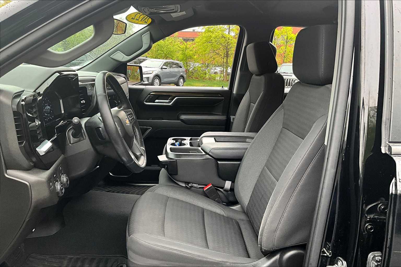 2022 Chevrolet Silverado 1500 LT - Photo 10