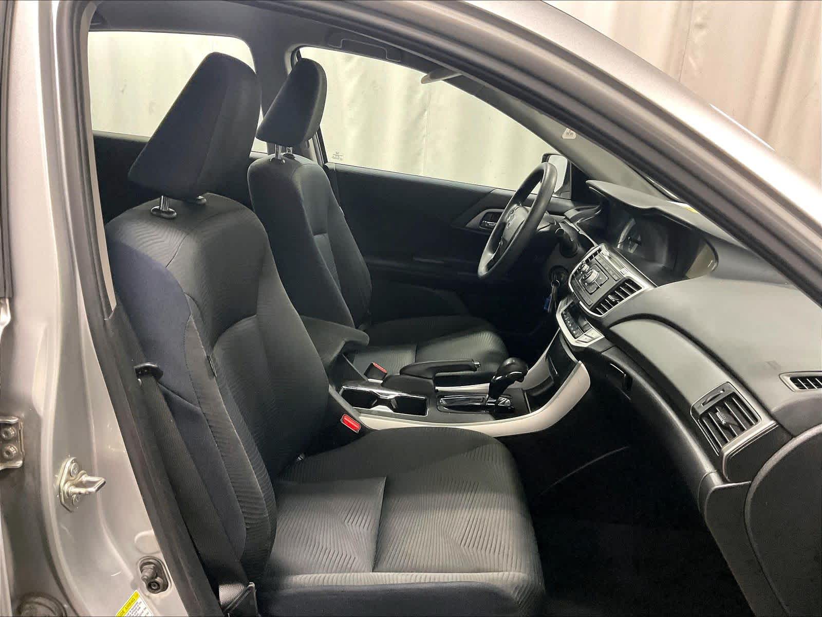 2015 Honda Accord LX - Photo 11