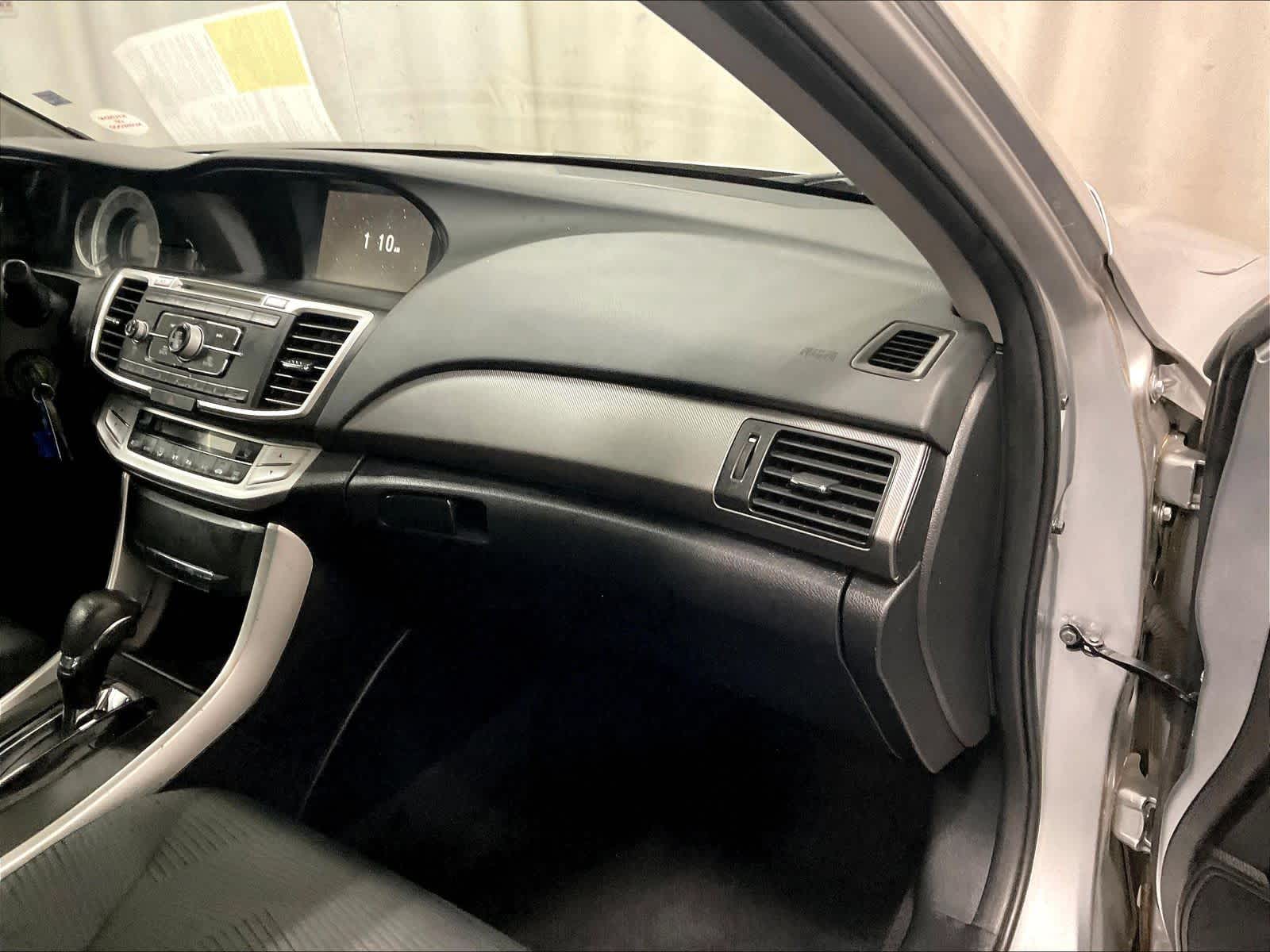 2015 Honda Accord LX - Photo 13