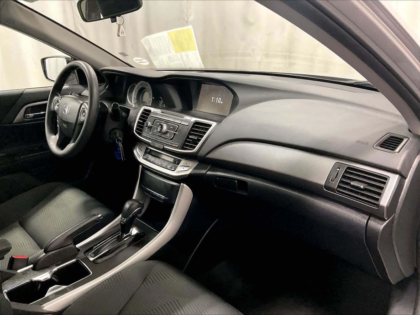 2015 Honda Accord LX - Photo 14