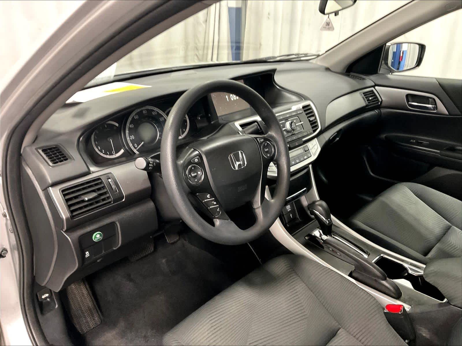 2015 Honda Accord LX - Photo 8