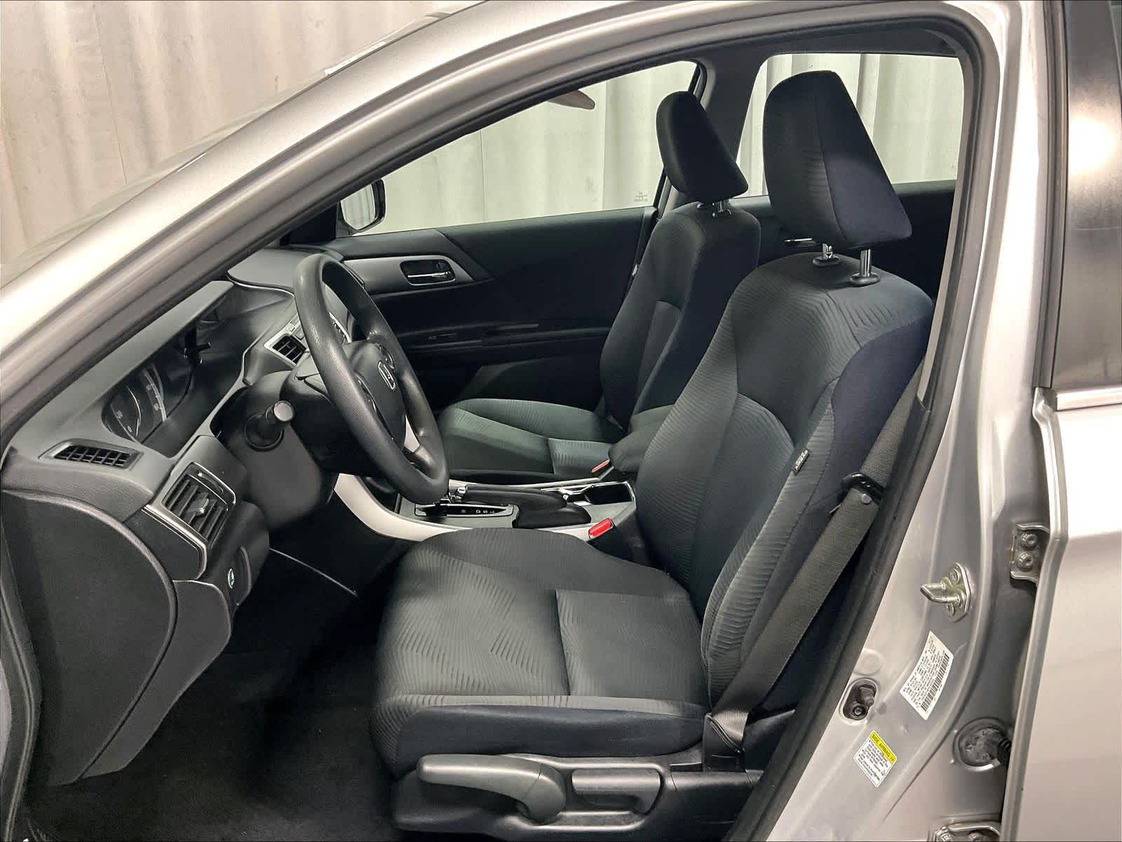 2015 Honda Accord LX - Photo 10