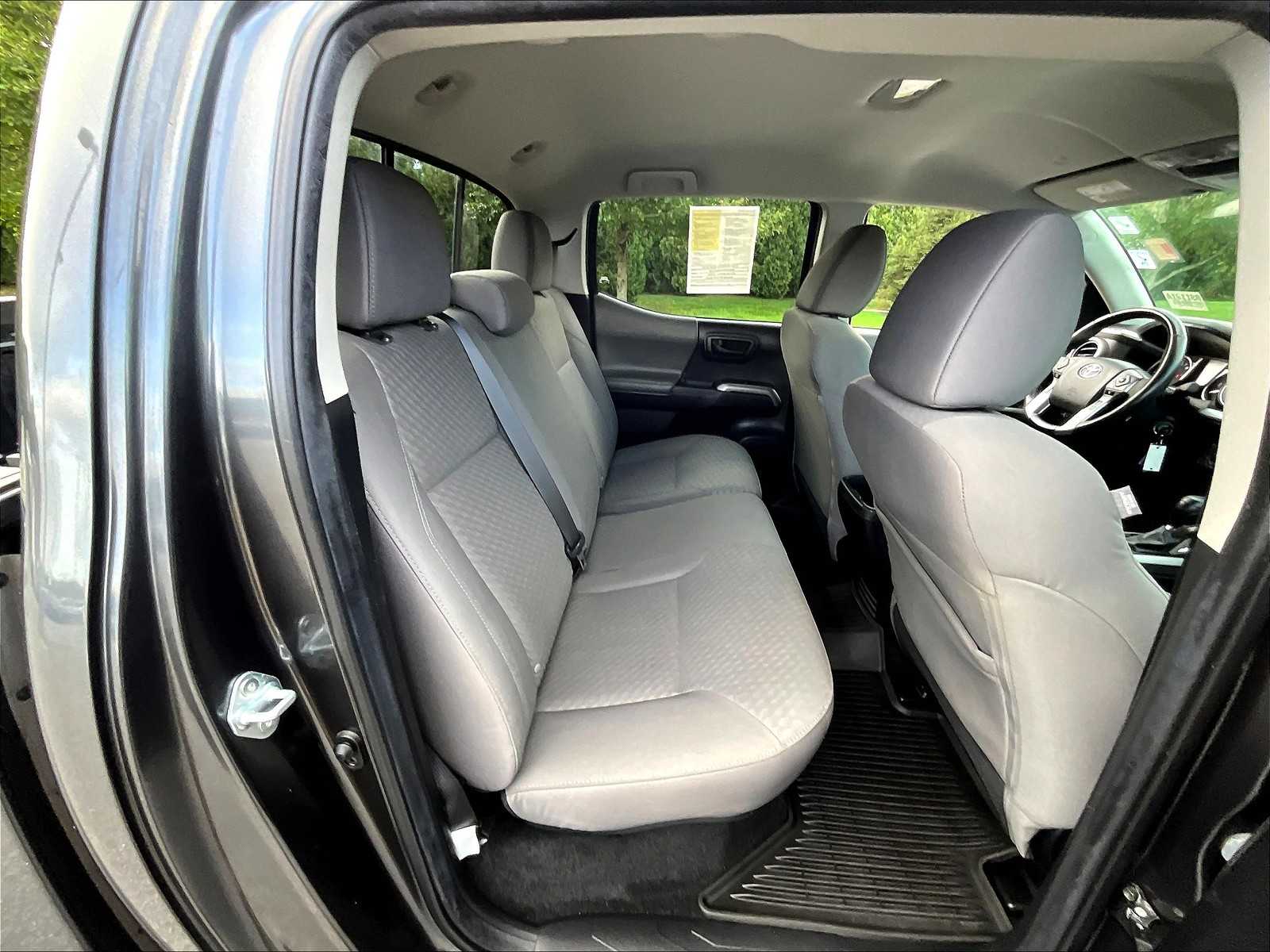 2022 Toyota Tacoma SR5 - Photo 16