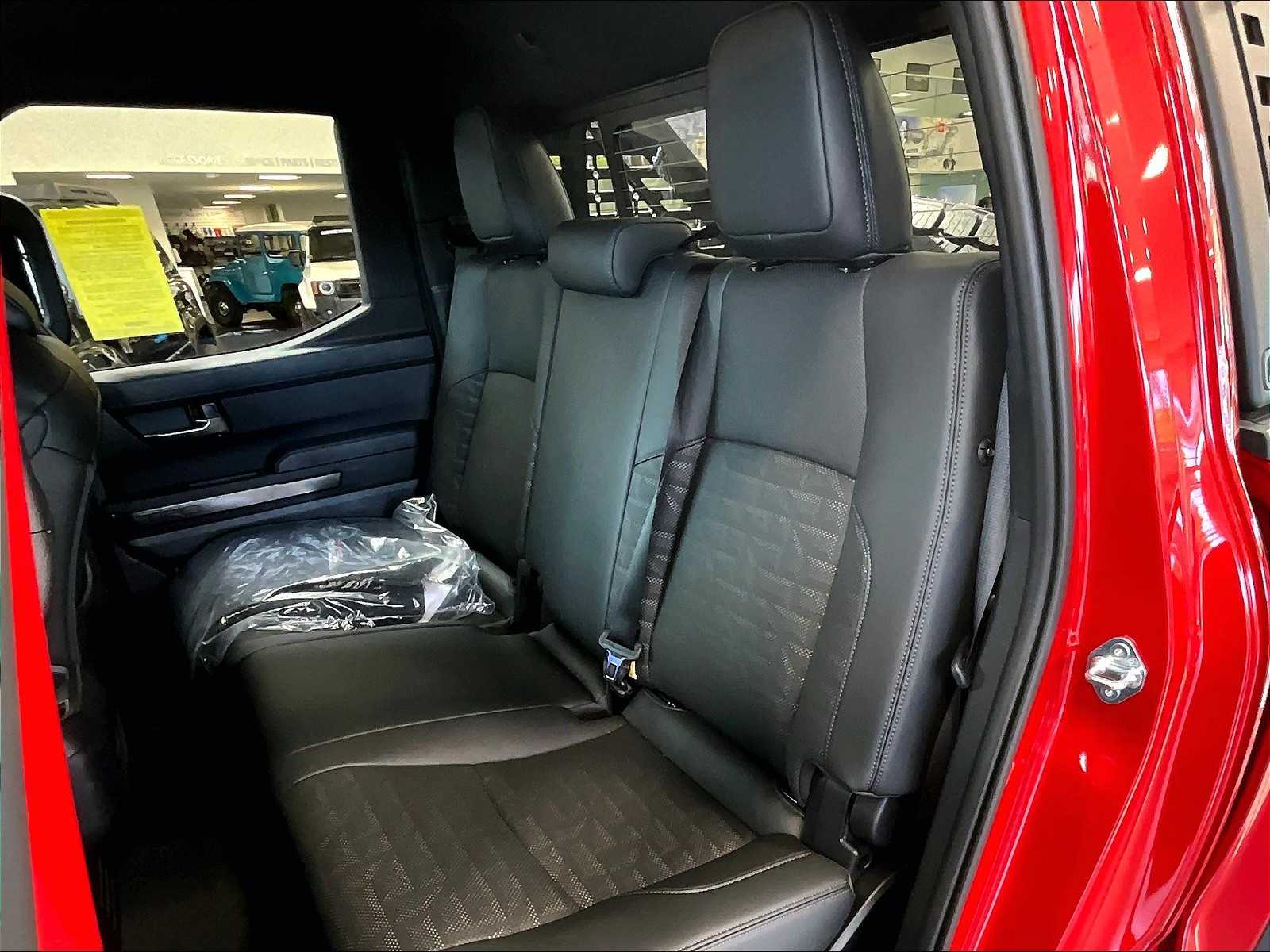 2025 Toyota Tacoma TRD Off Road - Photo 14