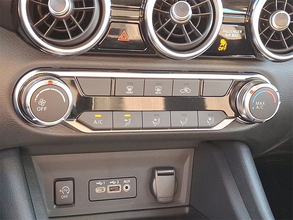 2025 Nissan Sentra SV - Photo 11