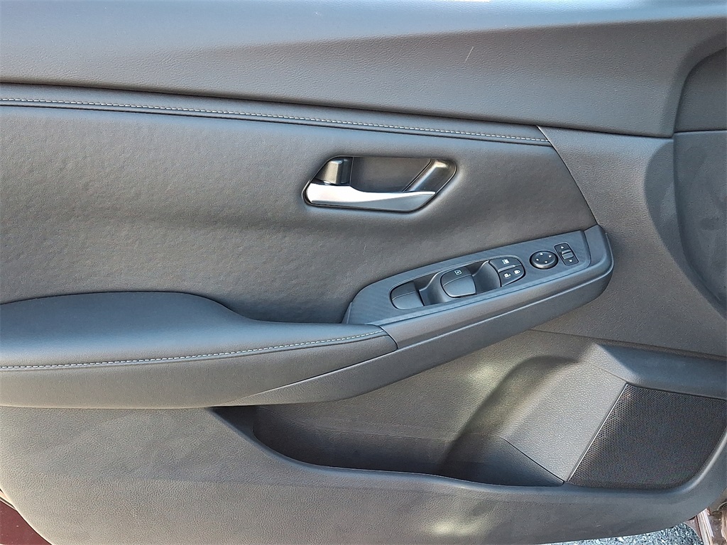 2025 Nissan Sentra SV - Photo 8