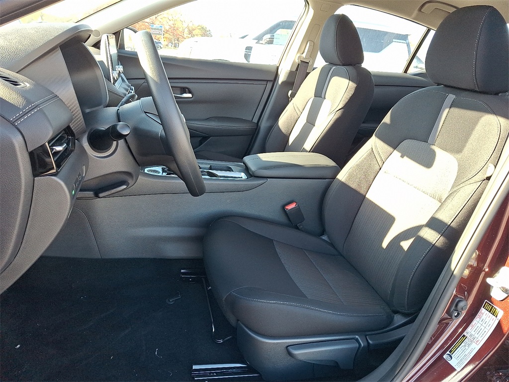 2025 Nissan Sentra SV - Photo 9