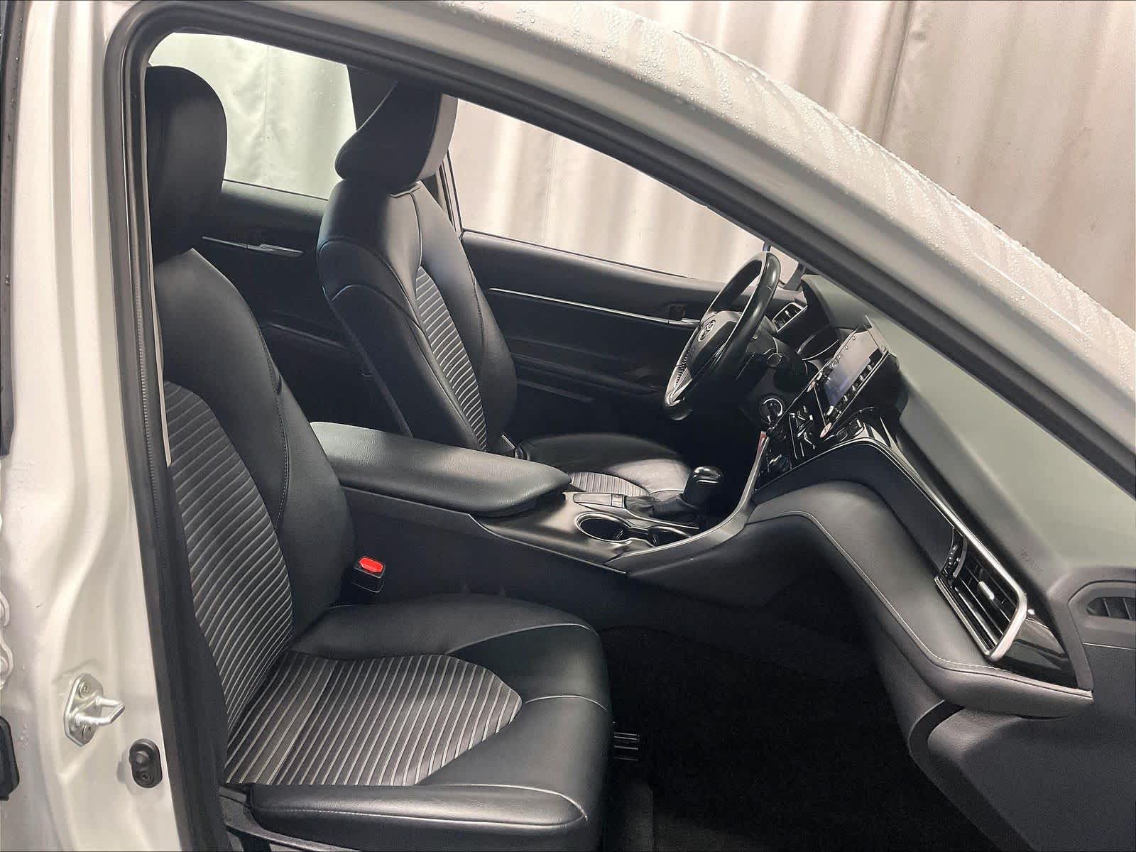 2023 Toyota Camry SE - Photo 11