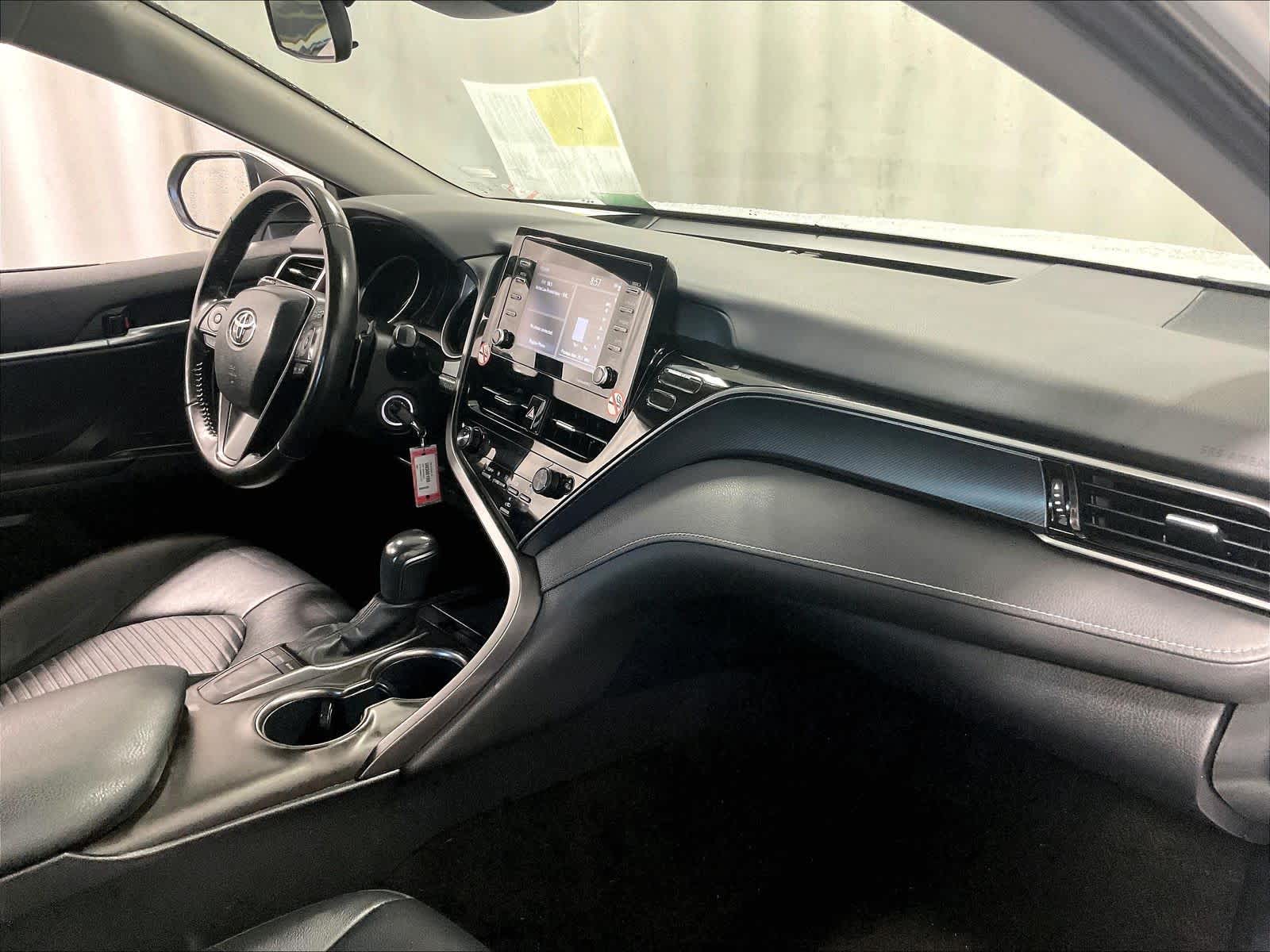 2023 Toyota Camry SE - Photo 14