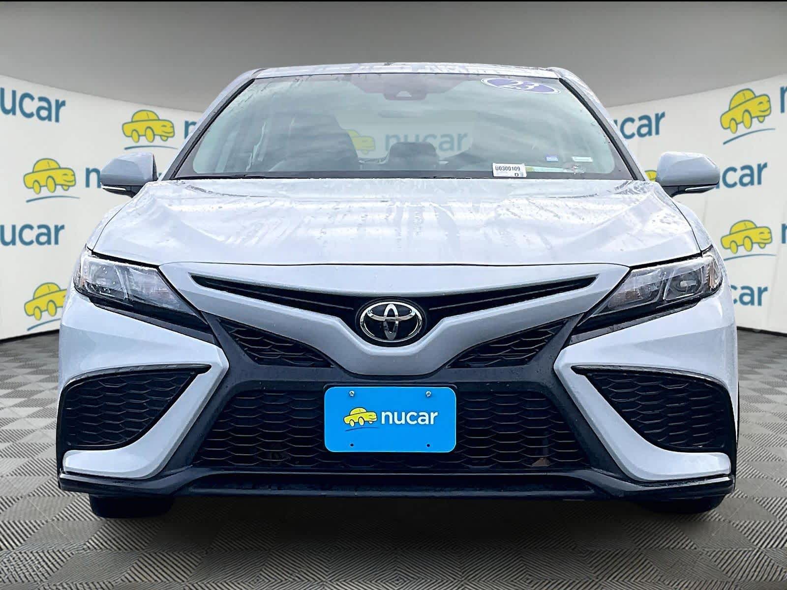 2023 Toyota Camry SE - Photo 2