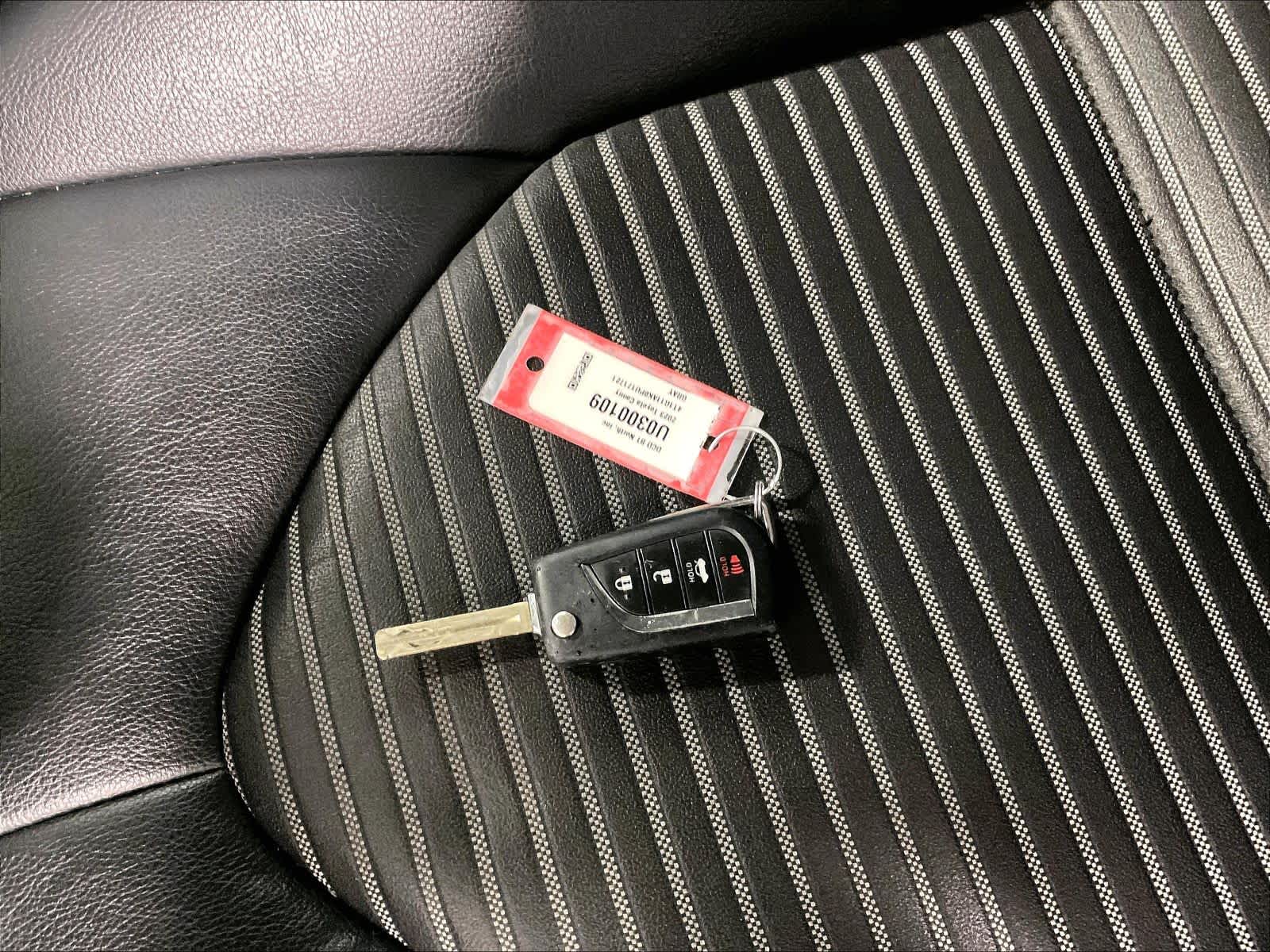 2023 Toyota Camry SE - Photo 30