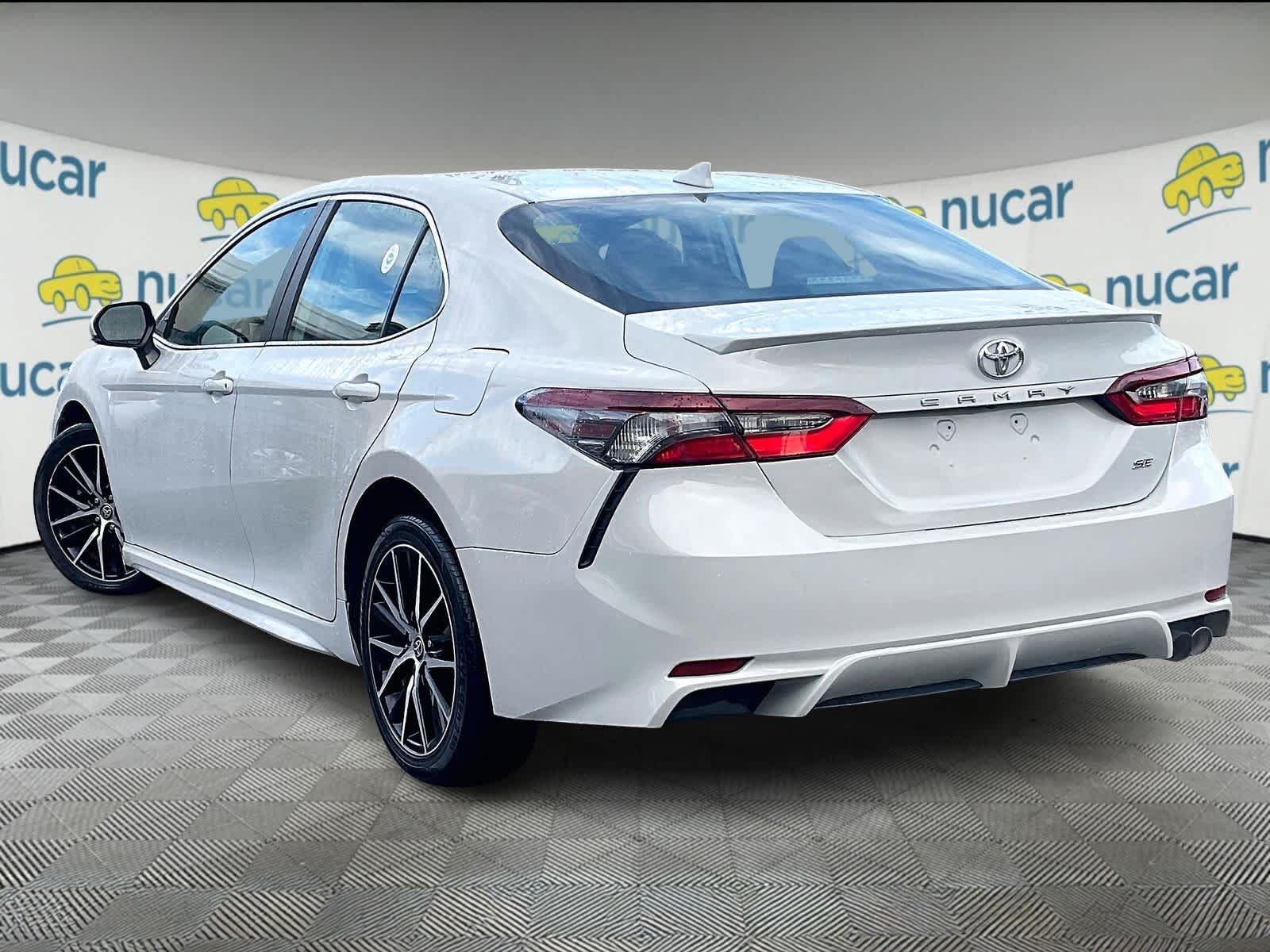2023 Toyota Camry SE - Photo 4