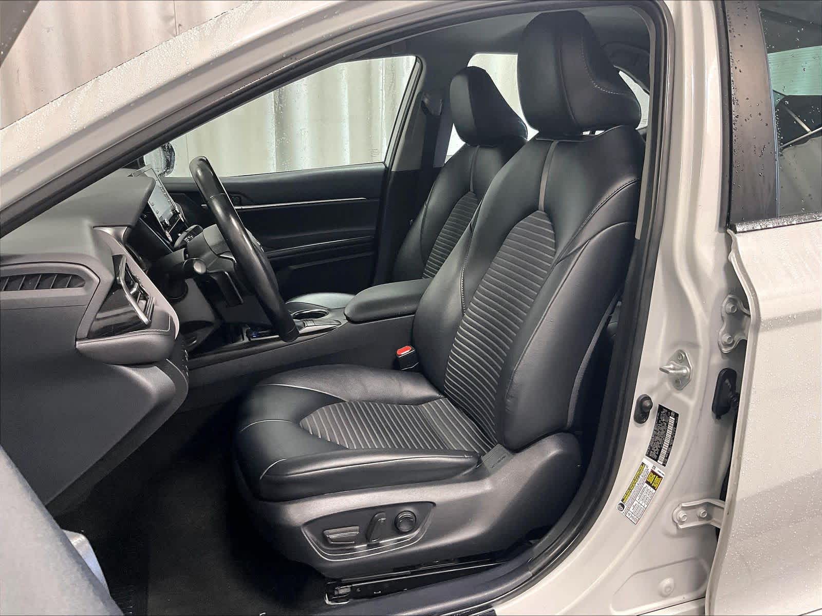 2023 Toyota Camry SE - Photo 10