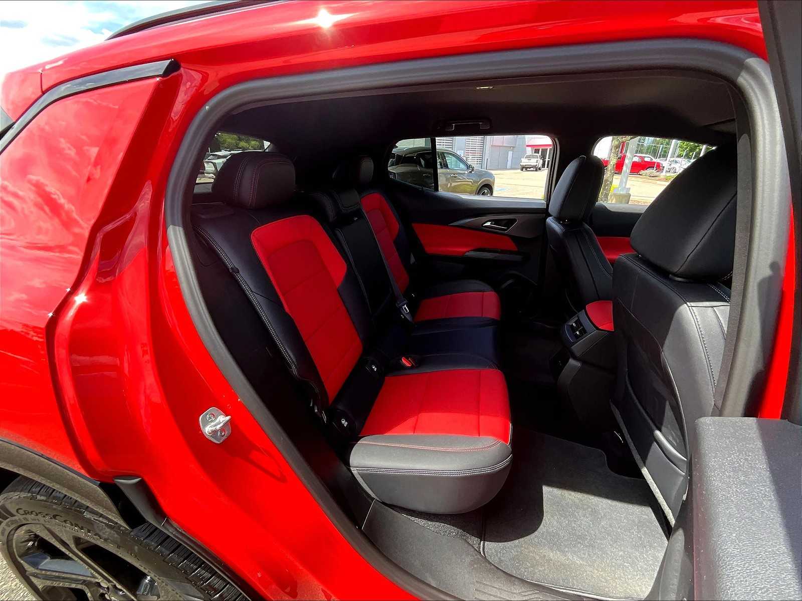 2025 Chevrolet Equinox EV RS - Photo 16