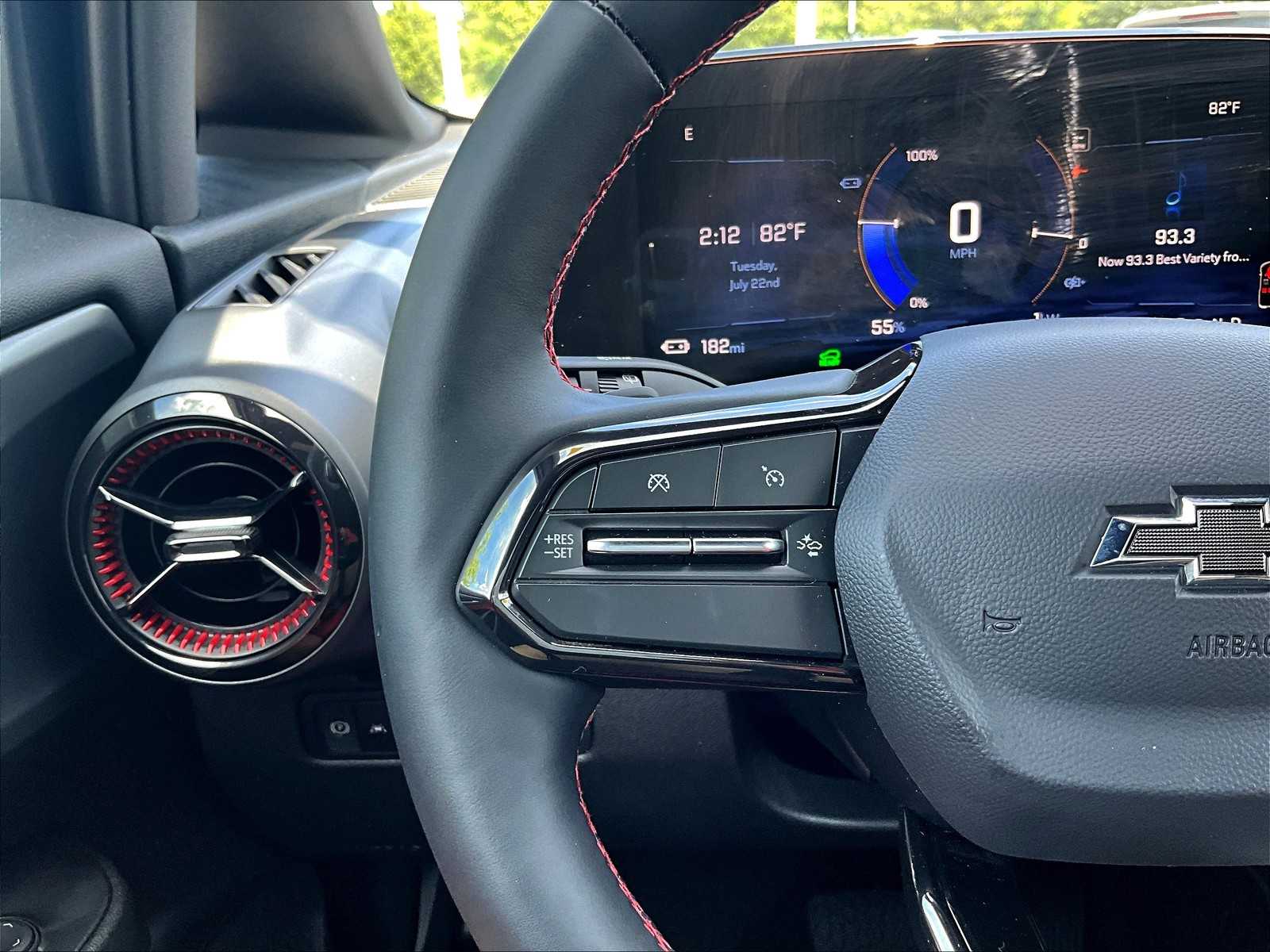 2025 Chevrolet Equinox EV RS - Photo 22