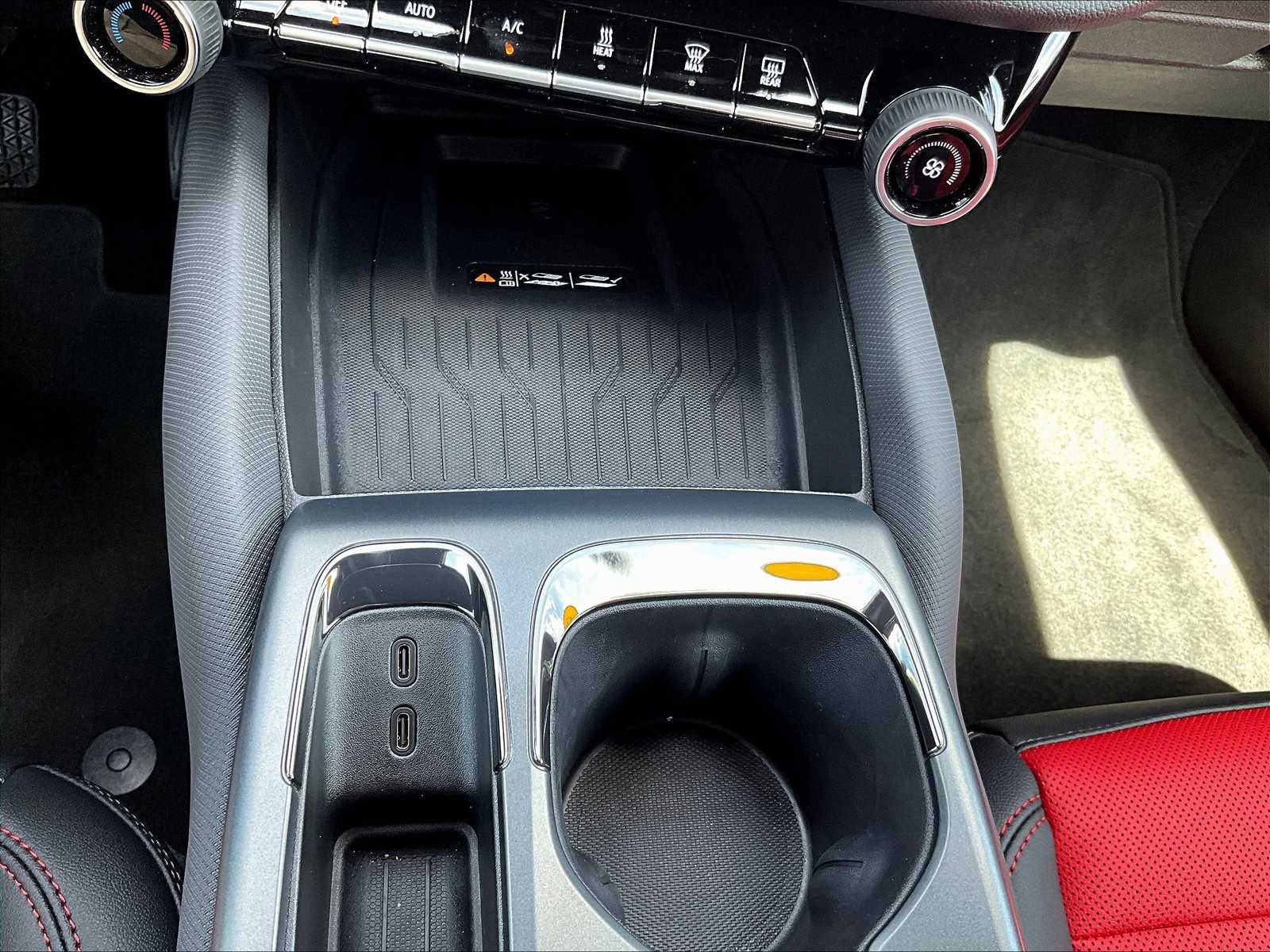 2025 Chevrolet Equinox EV RS - Photo 25