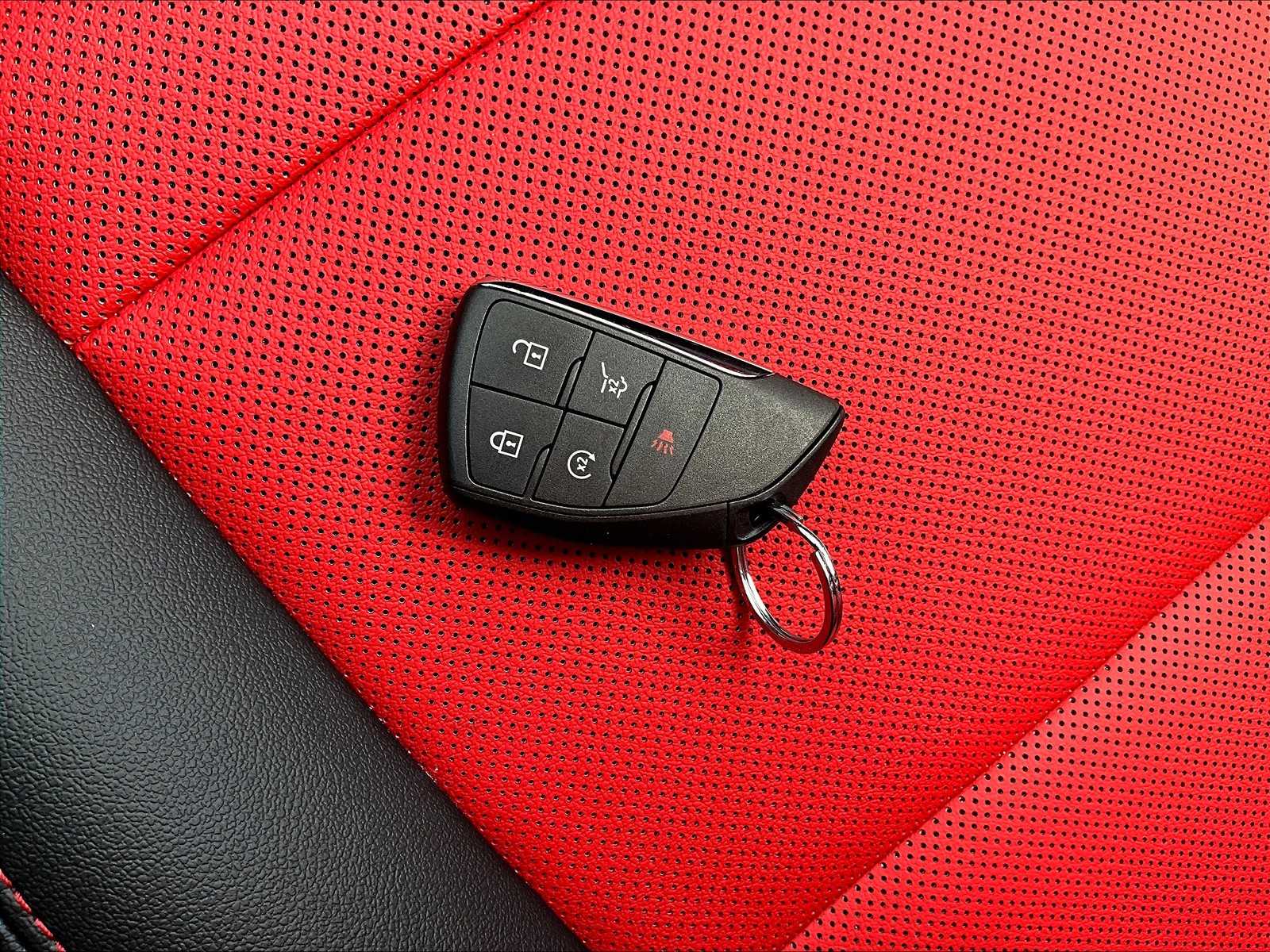 2025 Chevrolet Equinox EV RS - Photo 28
