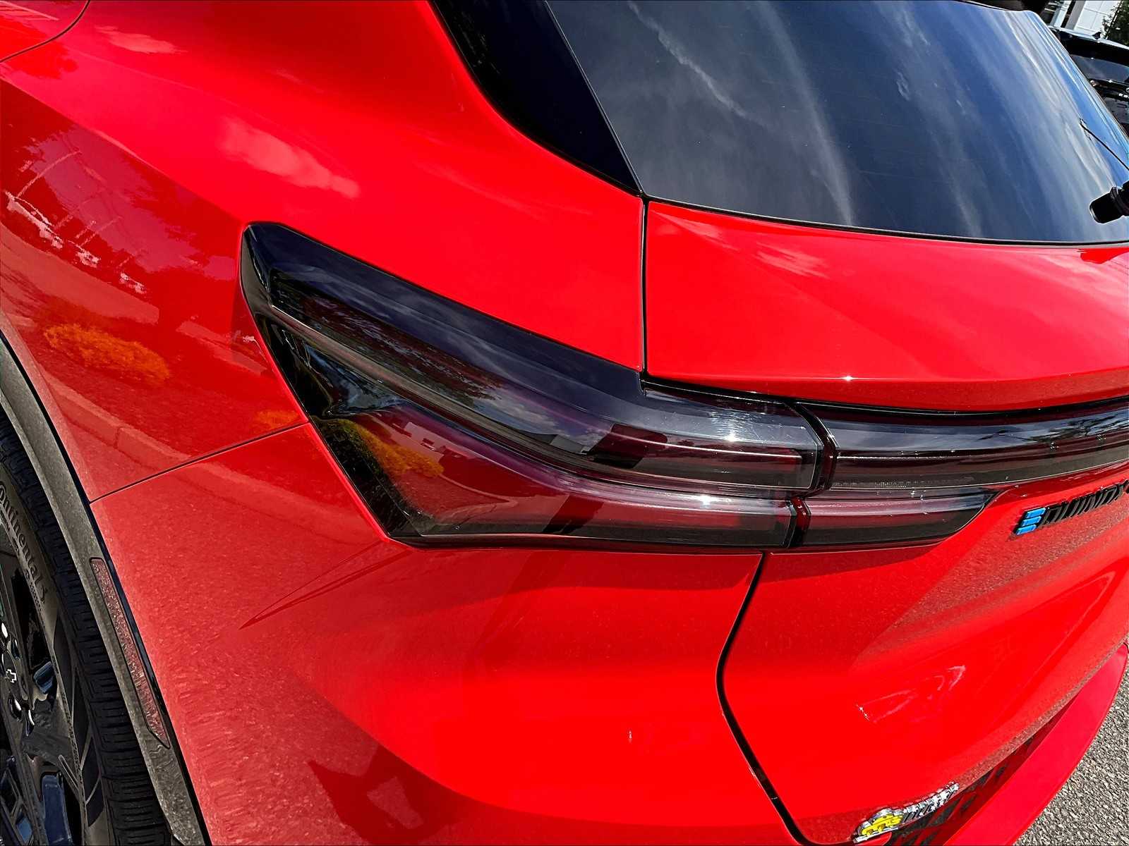 2025 Chevrolet Equinox EV RS - Photo 31