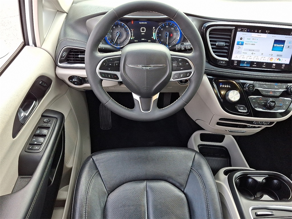 2022 Chrysler Pacifica Touring L - Photo 13