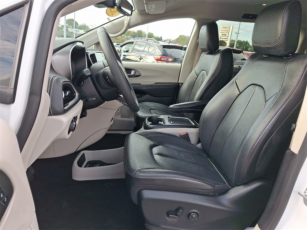 2022 Chrysler Pacifica Touring L - Photo 15
