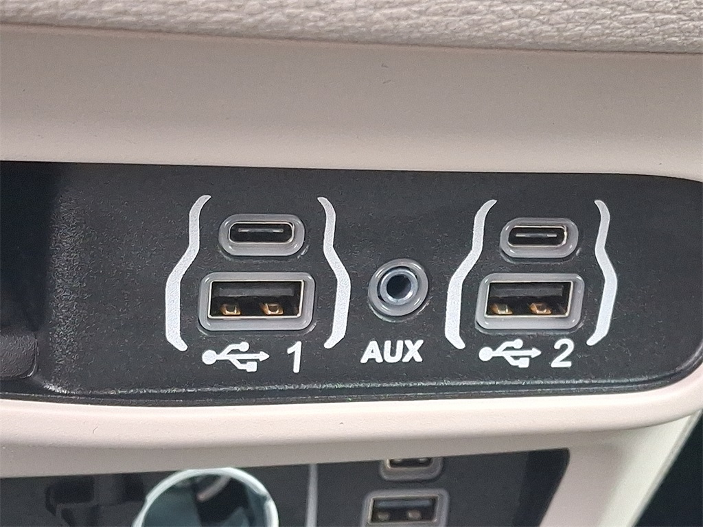 2022 Chrysler Pacifica Touring L - Photo 23