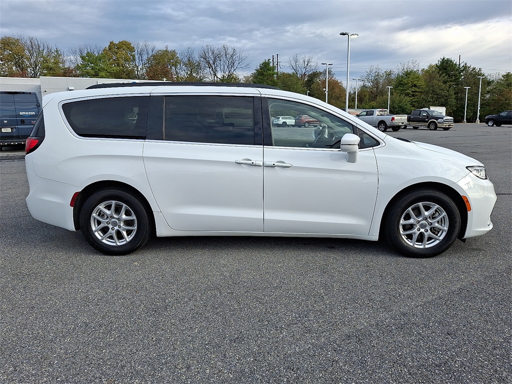 2022 Chrysler Pacifica Touring L - Photo 8
