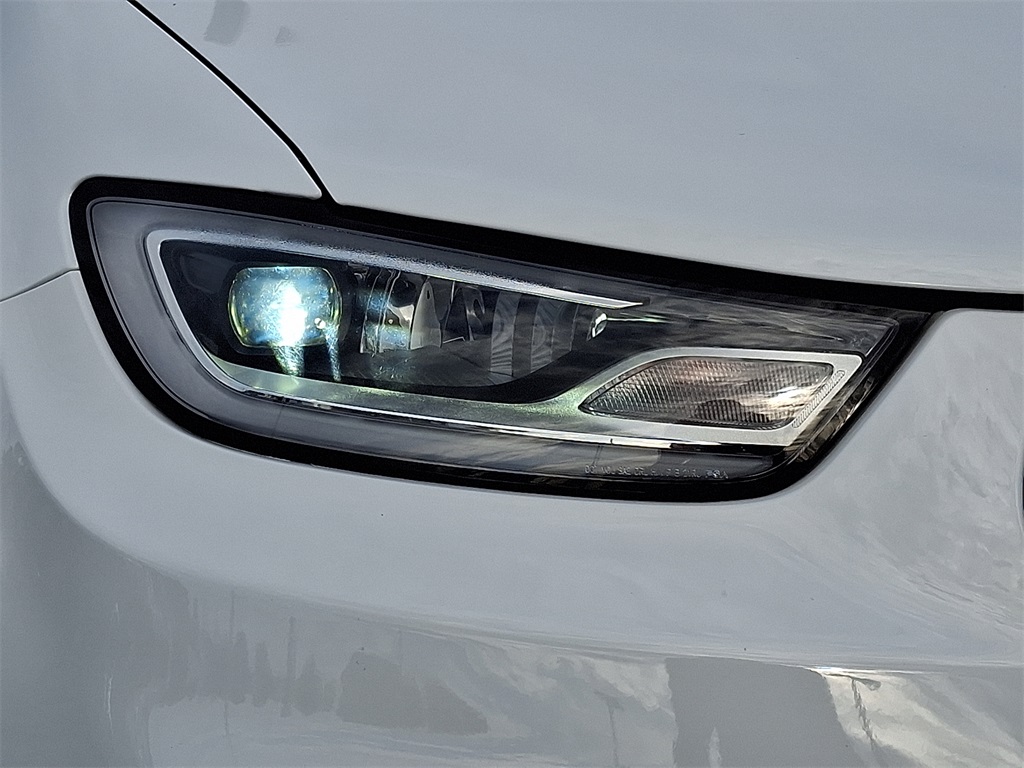 2022 Chrysler Pacifica Touring L - Photo 10