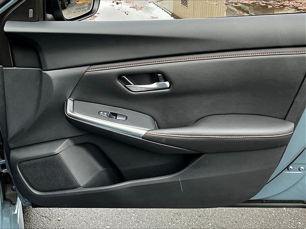 2025 Nissan Sentra SR - Photo 12