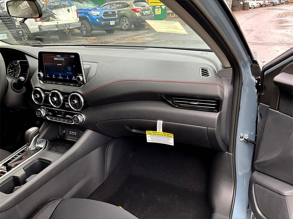 2025 Nissan Sentra SR - Photo 13