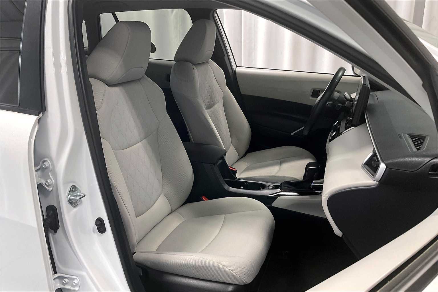 2023 Toyota Corolla Cross LE - Photo 11