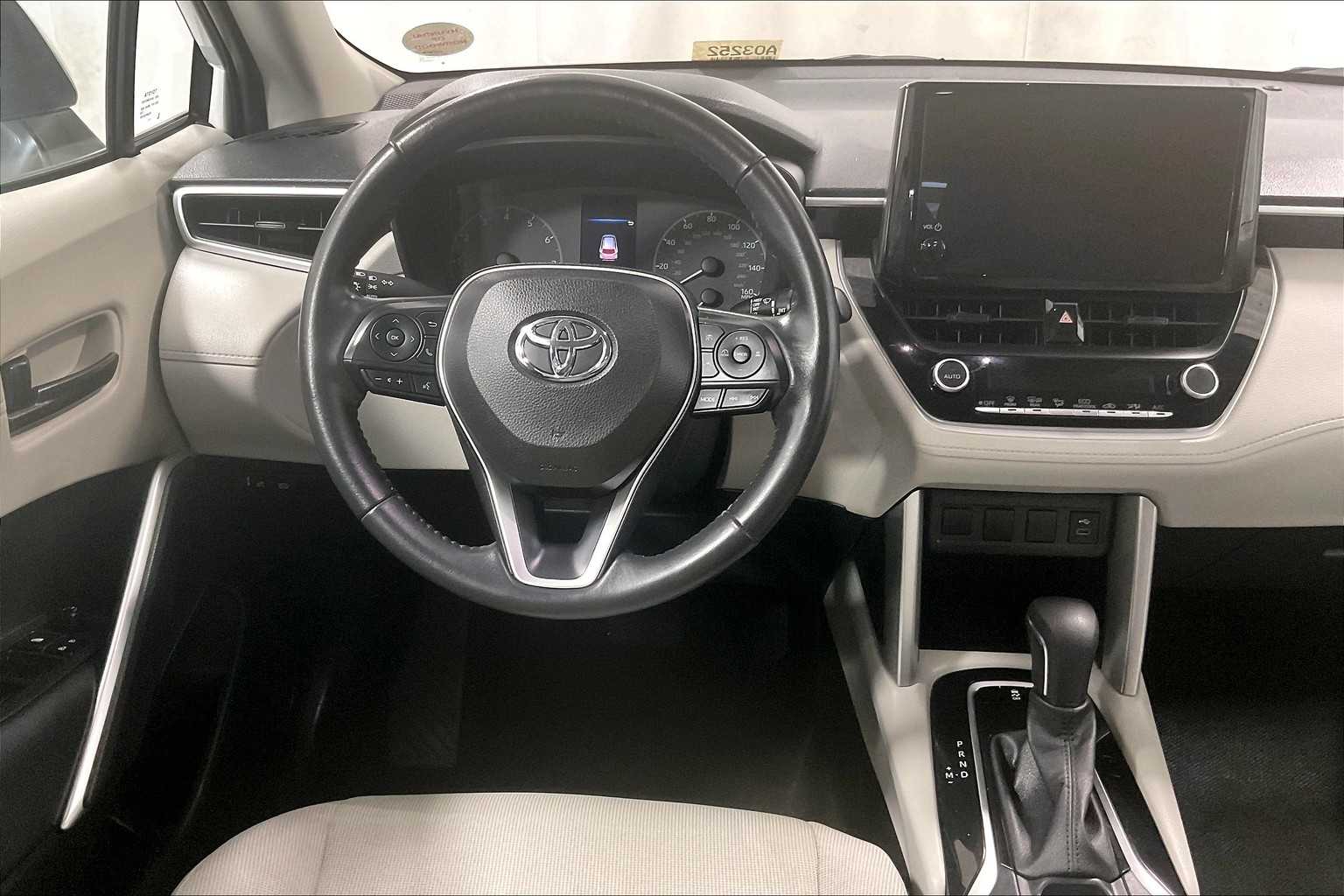 2023 Toyota Corolla Cross LE - Photo 17