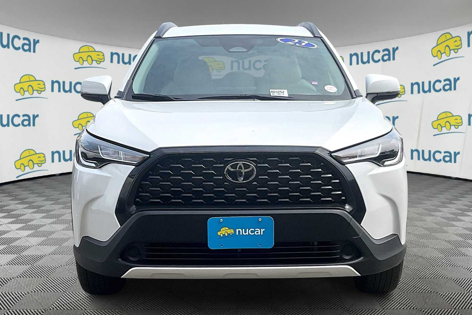 2023 Toyota Corolla Cross LE - Photo 2