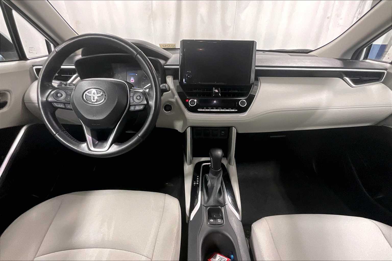 2023 Toyota Corolla Cross LE - Photo 21