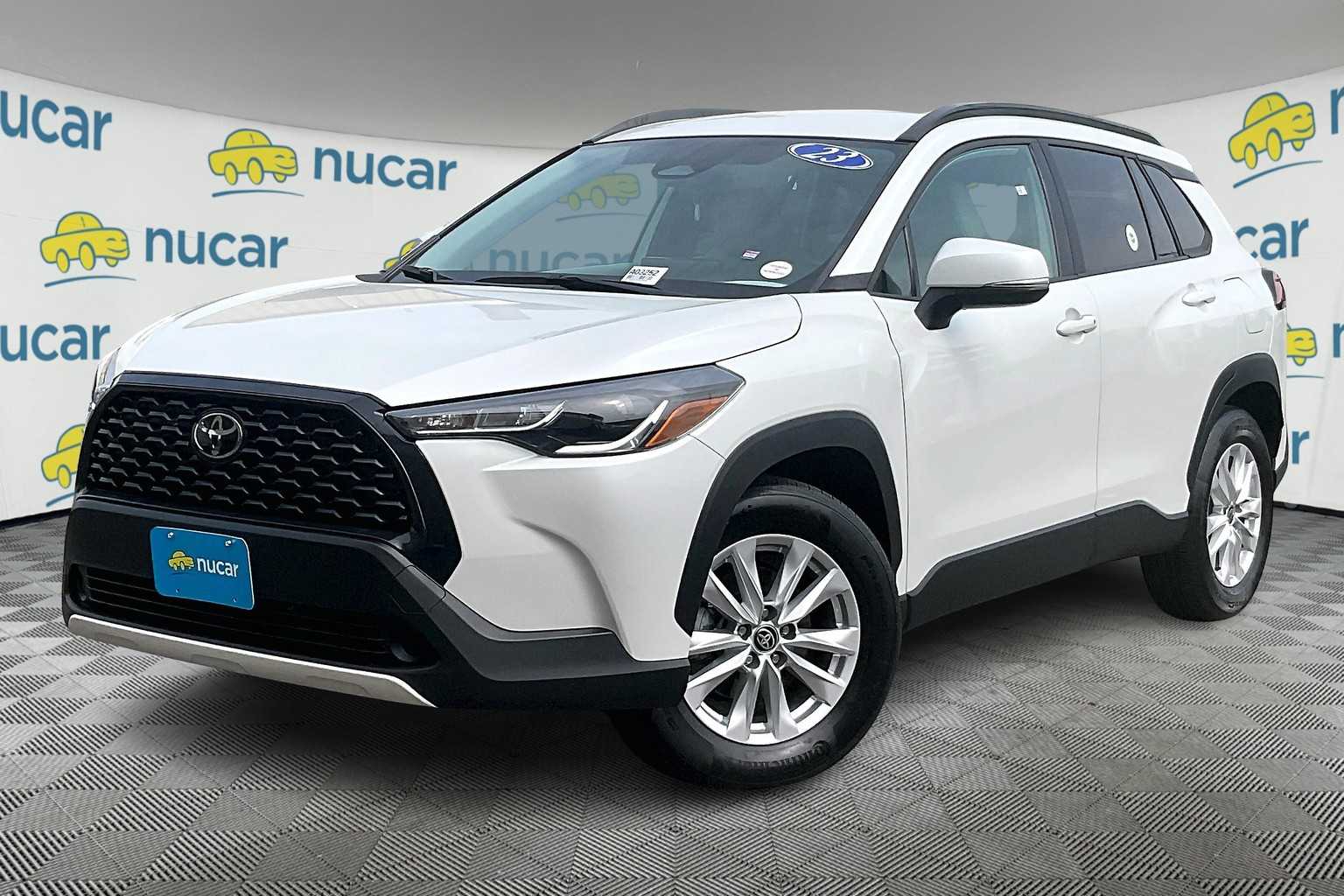 2023 Toyota Corolla Cross LE - Photo 3