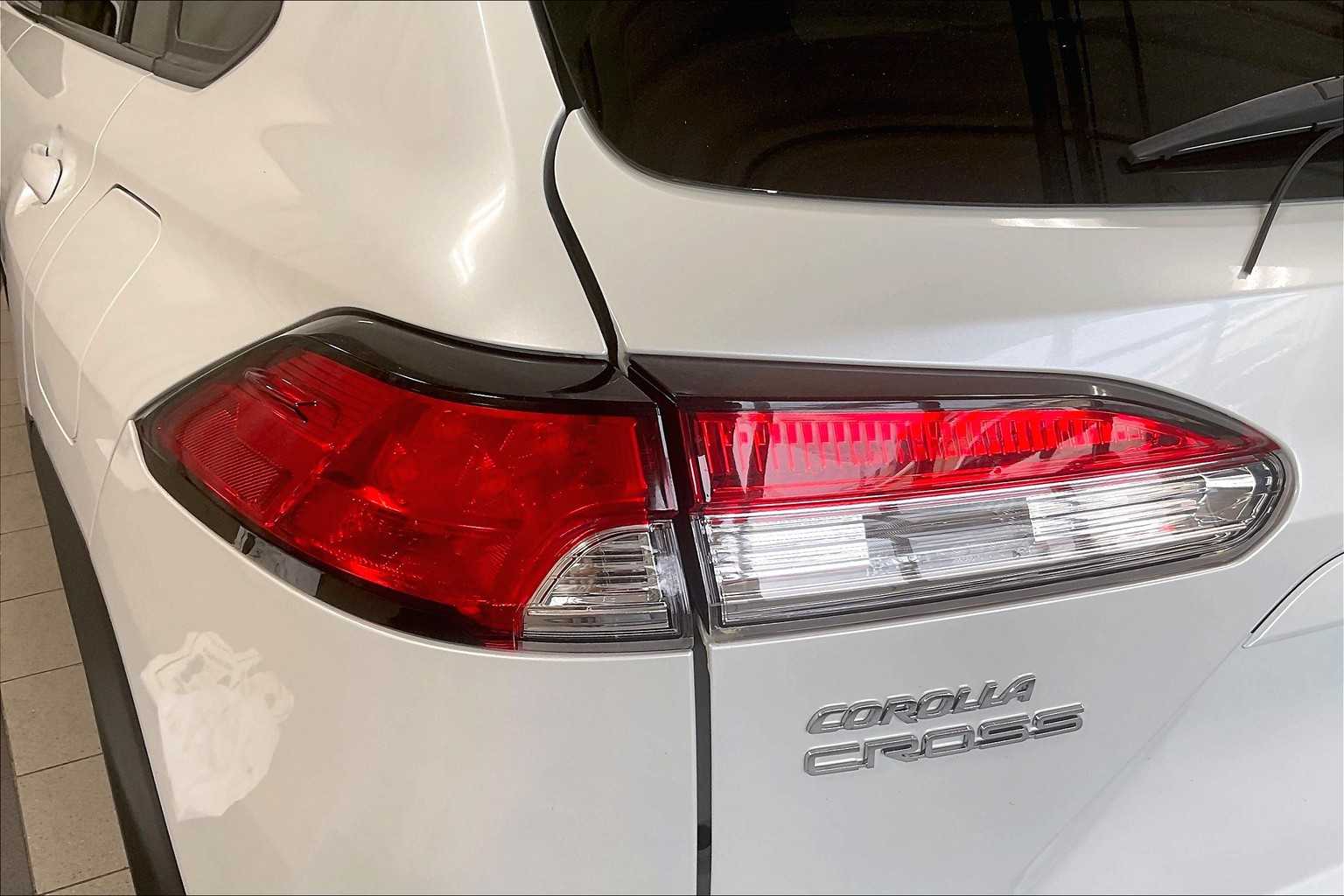 2023 Toyota Corolla Cross LE - Photo 32