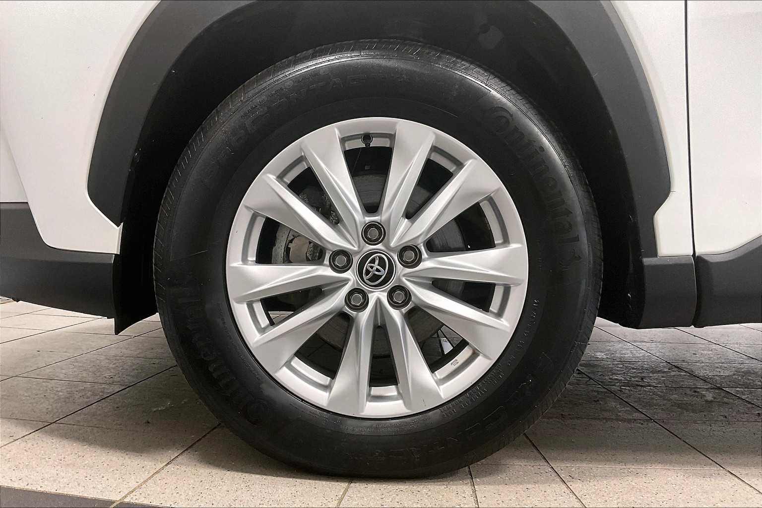 2023 Toyota Corolla Cross LE - Photo 7